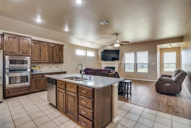 304 Amber Lane, Nevada, TX 75173