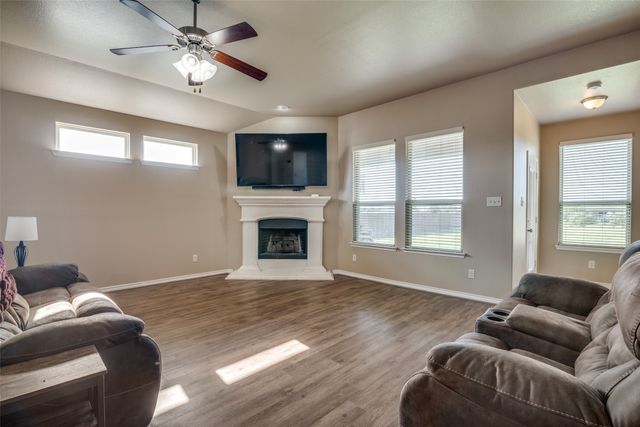 304 Amber Lane, Nevada, TX 75173