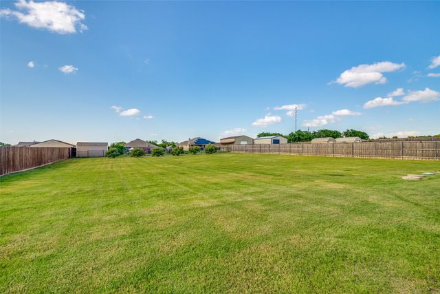 304 Amber Lane, Nevada, TX 75173
