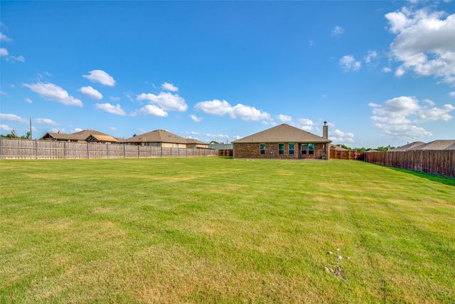 304 Amber Lane, Nevada, TX 75173