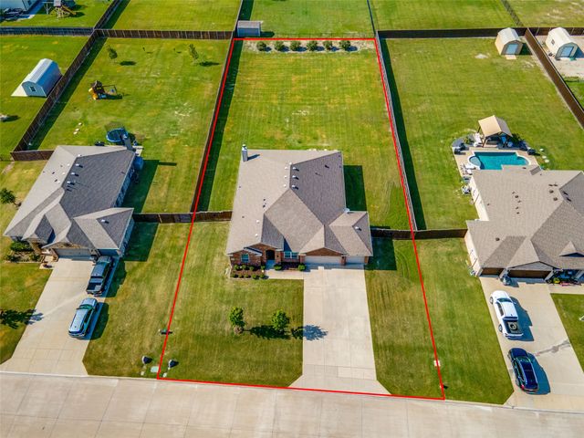 304 Amber Lane, Nevada, TX 75173