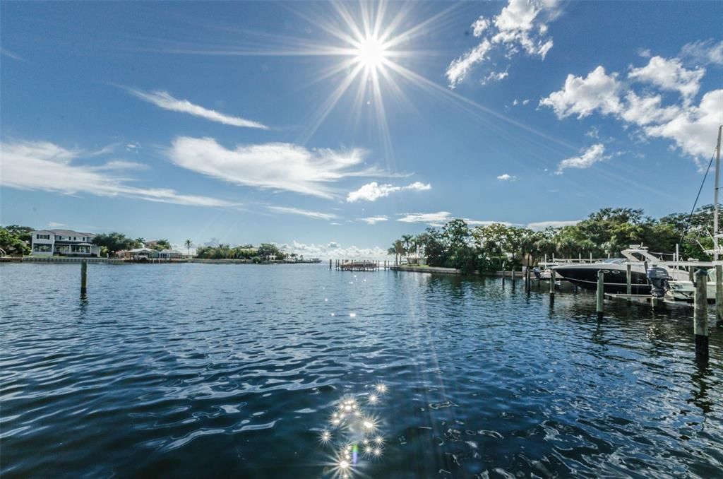 1325 SNELL ISLE BOULEVARD NE 611, St Petersburg, FL 33704
