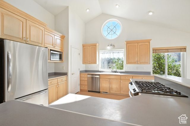 1990 E CANYON RIDGE DR, North Logan, UT 84341