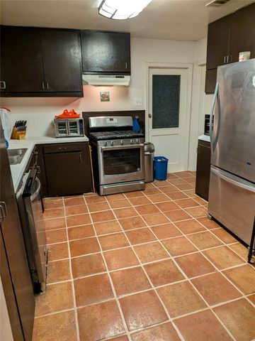 5906 Nasco DR, Austin, TX 78757