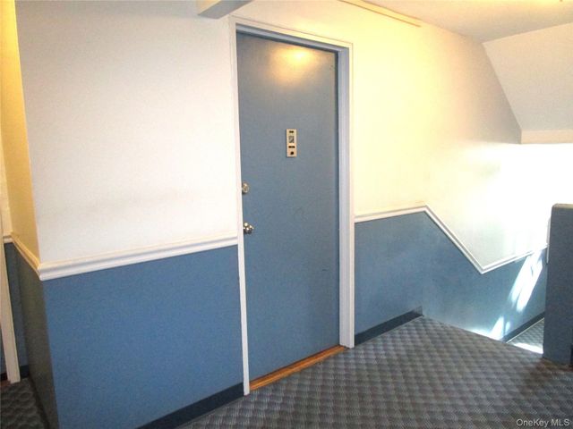 324 Post Avenue 9F, Westbury, NY 11590