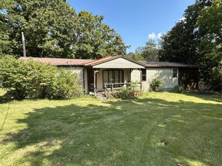 1842 Grays Bend Road, Centerville, TN 37033