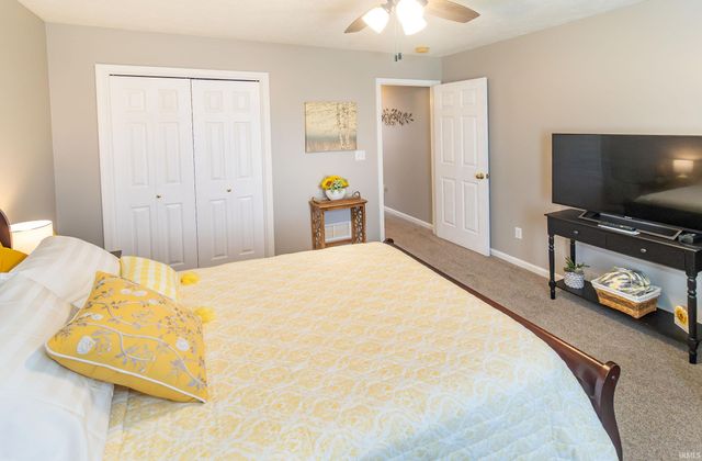 3748 Collingswood Drive, Evansville, IN 47725