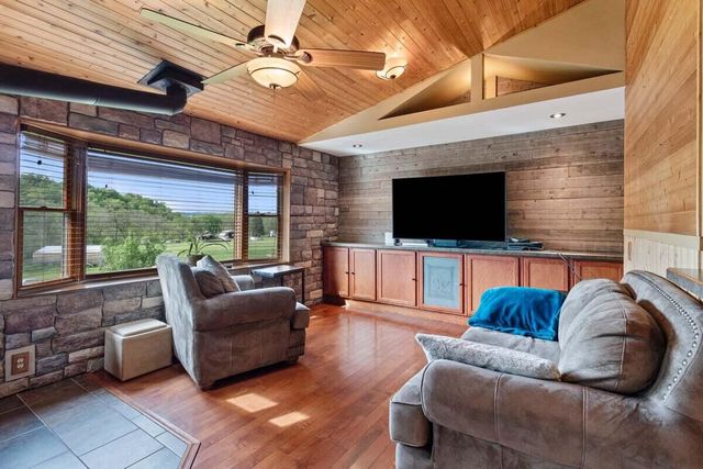 N3365 Miller ROAD, La Crosse, WI 54601