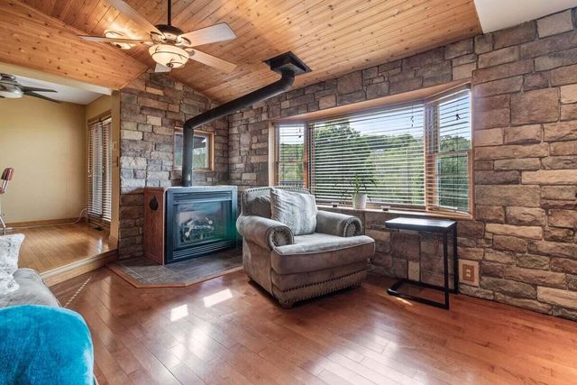 N3365 Miller ROAD, La Crosse, WI 54601