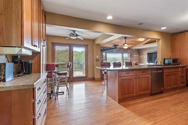 N3365 Miller ROAD, La Crosse, WI 54601