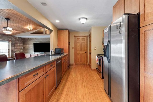 N3365 Miller ROAD, La Crosse, WI 54601