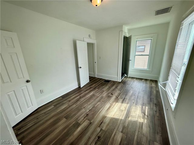 895 Beardsley Street, Akron, OH 44311