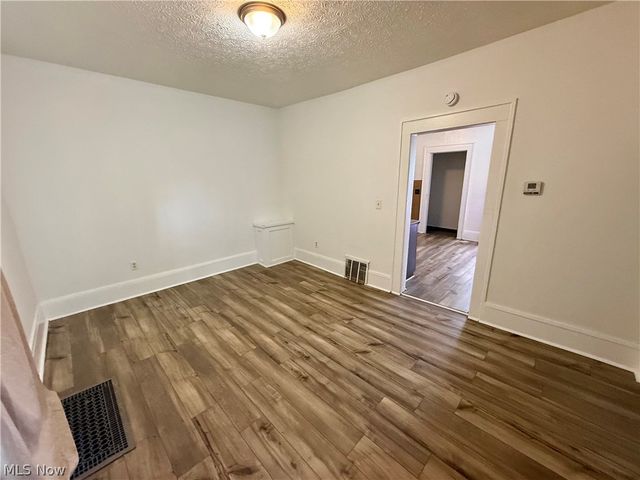 895 Beardsley Street, Akron, OH 44311