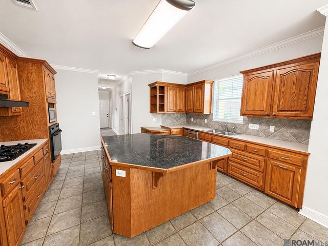 16427 Wesley Evans Rd, Prairieville, LA 70769