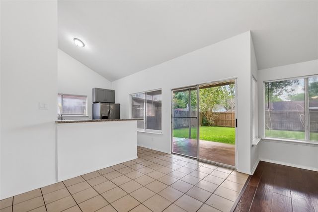 1122 Woodbridge Avenue, Pearland, TX 77584