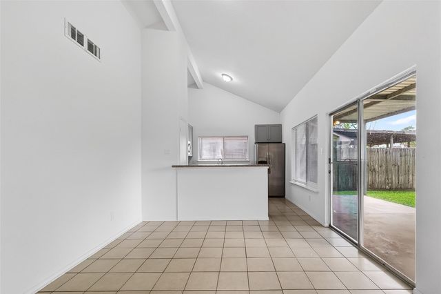 1122 Woodbridge Avenue, Pearland, TX 77584