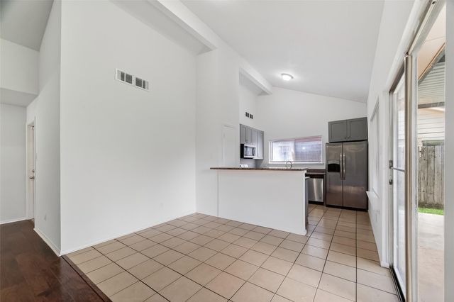 1122 Woodbridge Avenue, Pearland, TX 77584