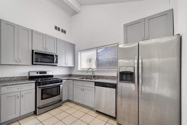 1122 Woodbridge Avenue, Pearland, TX 77584