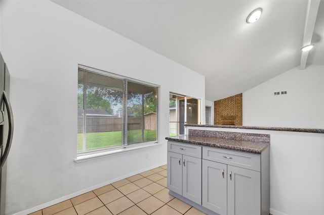 1122 Woodbridge Avenue, Pearland, TX 77584