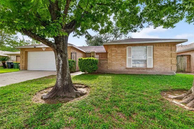 1122 Woodbridge Avenue, Pearland, TX 77584