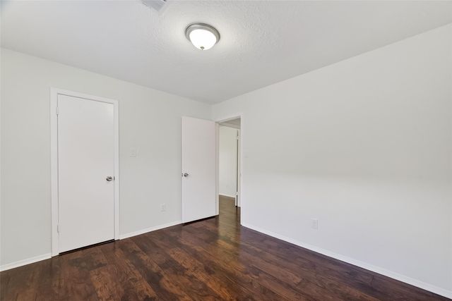 1122 Woodbridge Avenue, Pearland, TX 77584