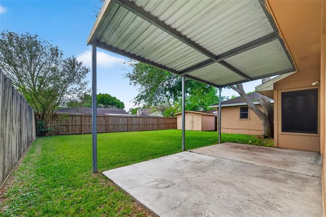 1122 Woodbridge Avenue, Pearland, TX 77584