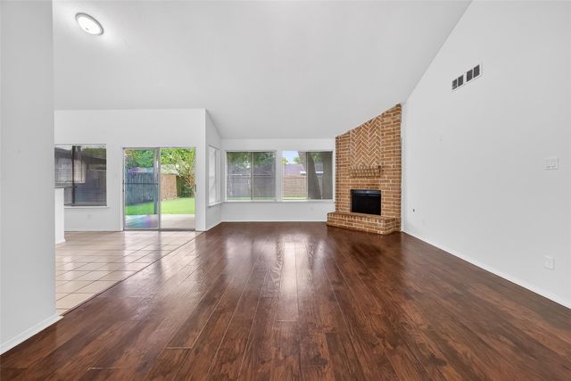 1122 Woodbridge Avenue, Pearland, TX 77584