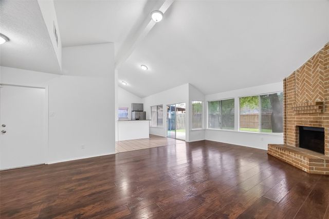 1122 Woodbridge Avenue, Pearland, TX 77584