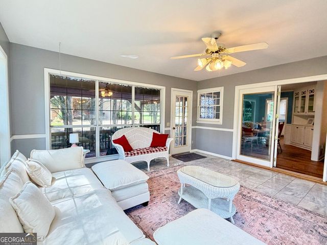 5 Plantation Circle, Carrollton, GA 30117