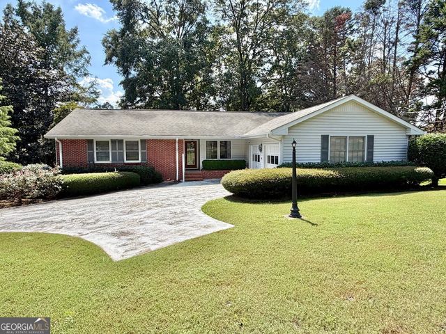 5 Plantation Circle, Carrollton, GA 30117
