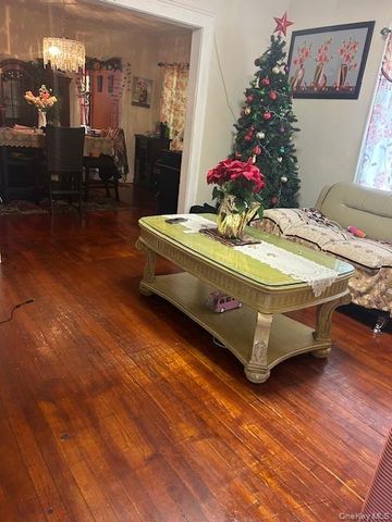 737 Stowe Avenue, North Baldwin, NY 11510