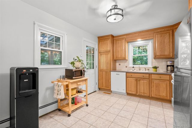 49 Entrance Way, Purdys, NY 10578