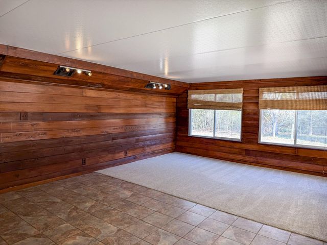 29 Country Dr., Petal, MS 39465