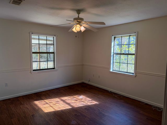 29 Country Dr., Petal, MS 39465