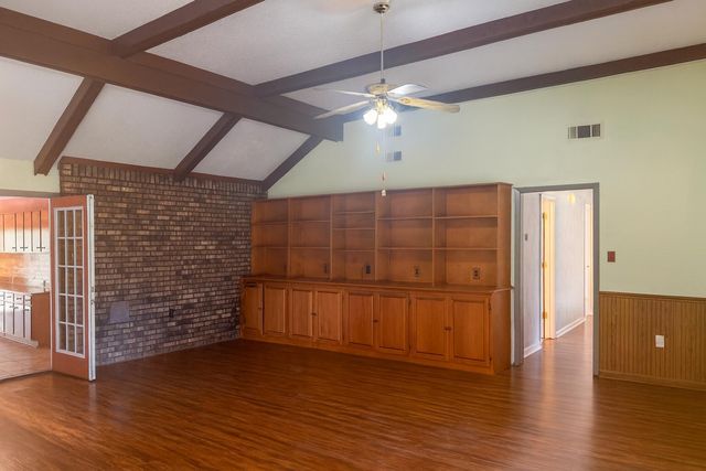 29 Country Dr., Petal, MS 39465