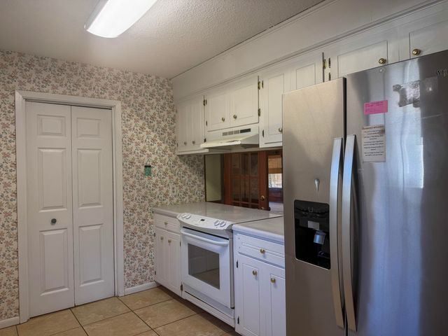 29 Country Dr., Petal, MS 39465