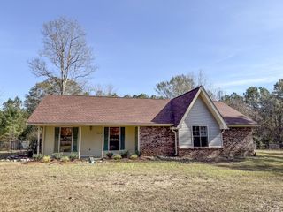 29 Country Dr., Petal, MS 39465