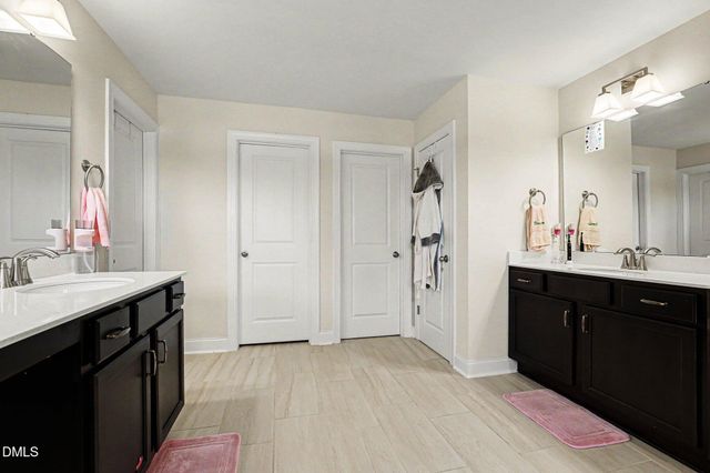 17 Barton Bay Lane, Clayton, NC 27520