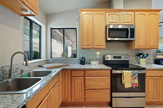 3234 Cambridge Rd, Cameron Park, CA 95682