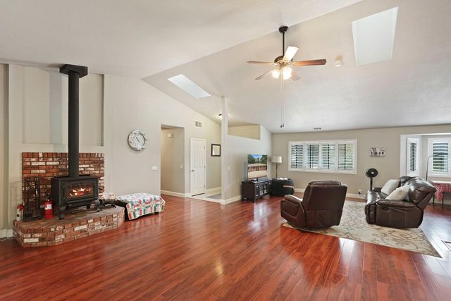 3234 Cambridge Rd, Cameron Park, CA 95682