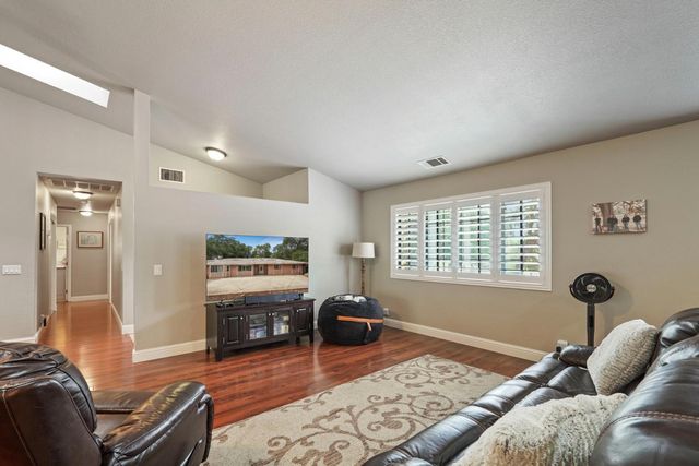 3234 Cambridge Rd, Cameron Park, CA 95682