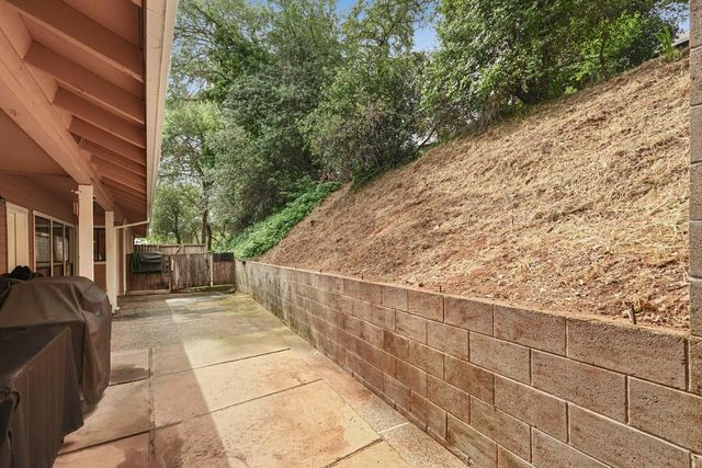 3234 Cambridge Rd, Cameron Park, CA 95682