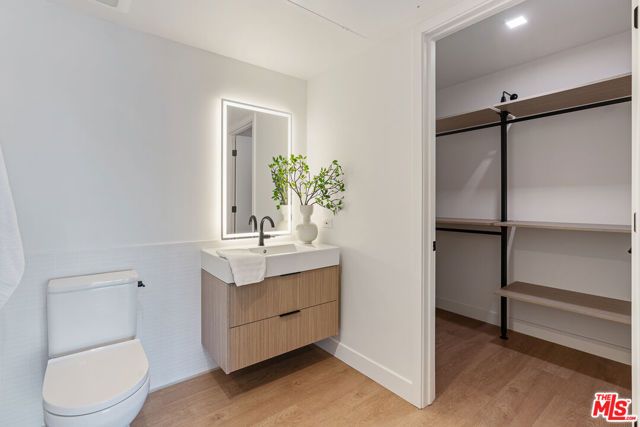 10700 Tabor Street PH7, Los Angeles, CA 90034