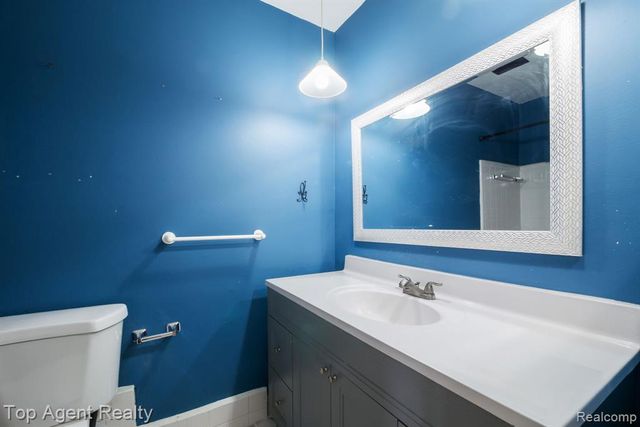 39417 Van Dyke Avenue 605, Sterling Heights, MI 48313