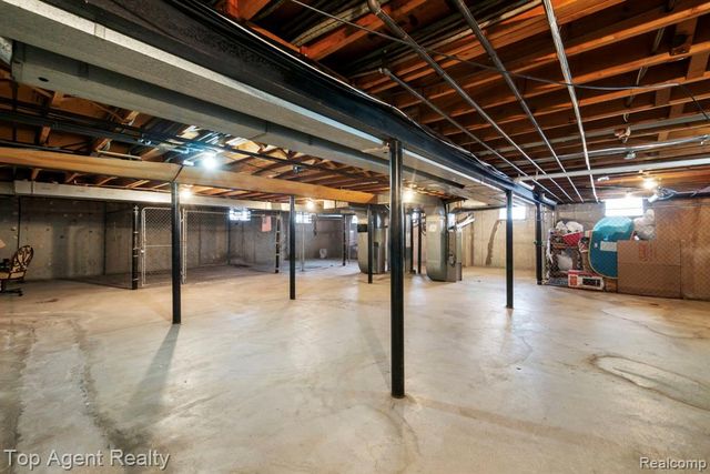 39417 Van Dyke Avenue 605, Sterling Heights, MI 48313