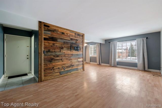 39417 Van Dyke Avenue 605, Sterling Heights, MI 48313