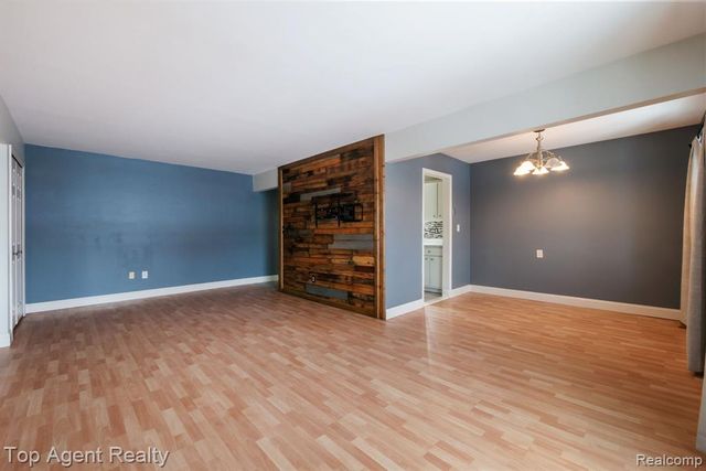 39417 Van Dyke Avenue 605, Sterling Heights, MI 48313