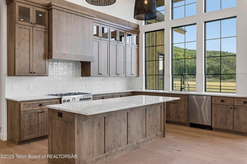 6477 TRUMPET SWAN Circle, Victor, ID 83455 photo 14