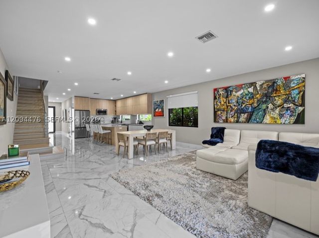 307 SW 10th St, Fort Lauderdale, FL 33315