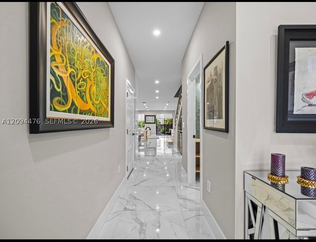 307 SW 10th St, Fort Lauderdale, FL 33315
